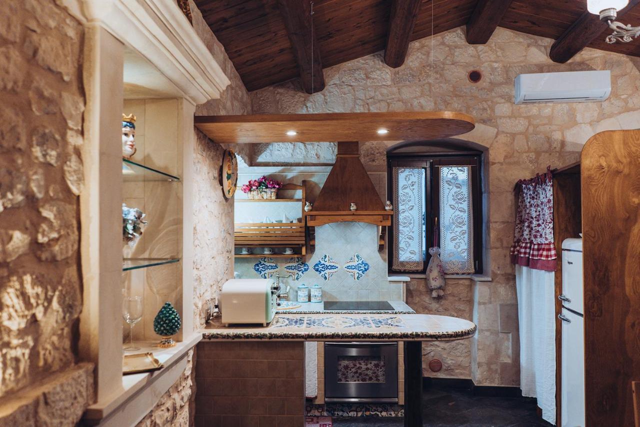 Le Cacinare Apartment Modica Bagian luar foto