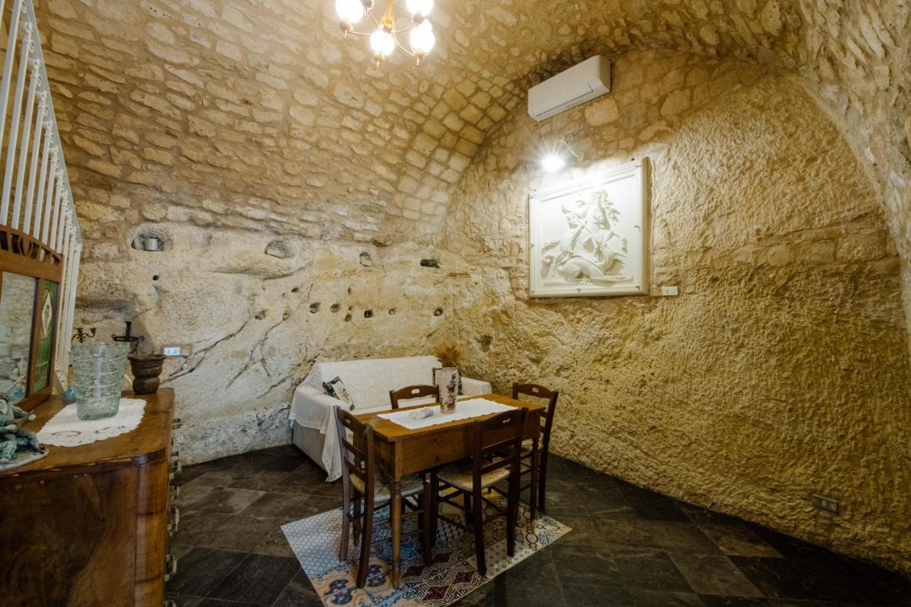 Le Cacinare Apartment Modica Bagian luar foto