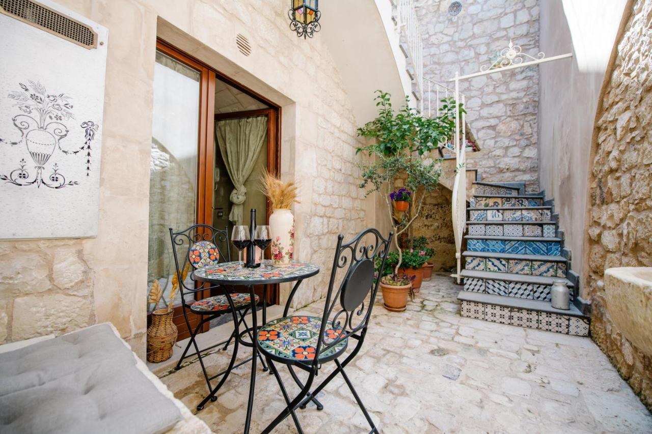 Le Cacinare Apartment Modica Bagian luar foto